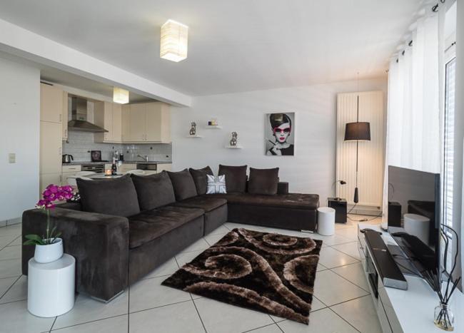 Luxury Penthouse With 3 Balconies -2 Bedrooms&petrus View *