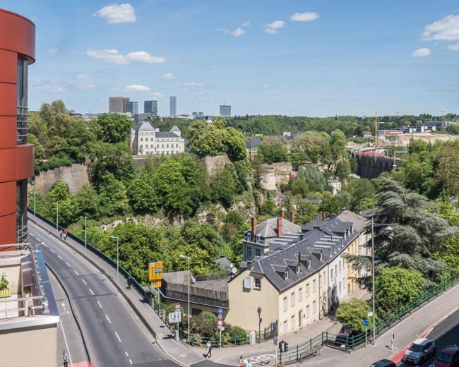 Luxury Penthouse With 3 Balconies -2 Bedrooms&petrus View Apartment