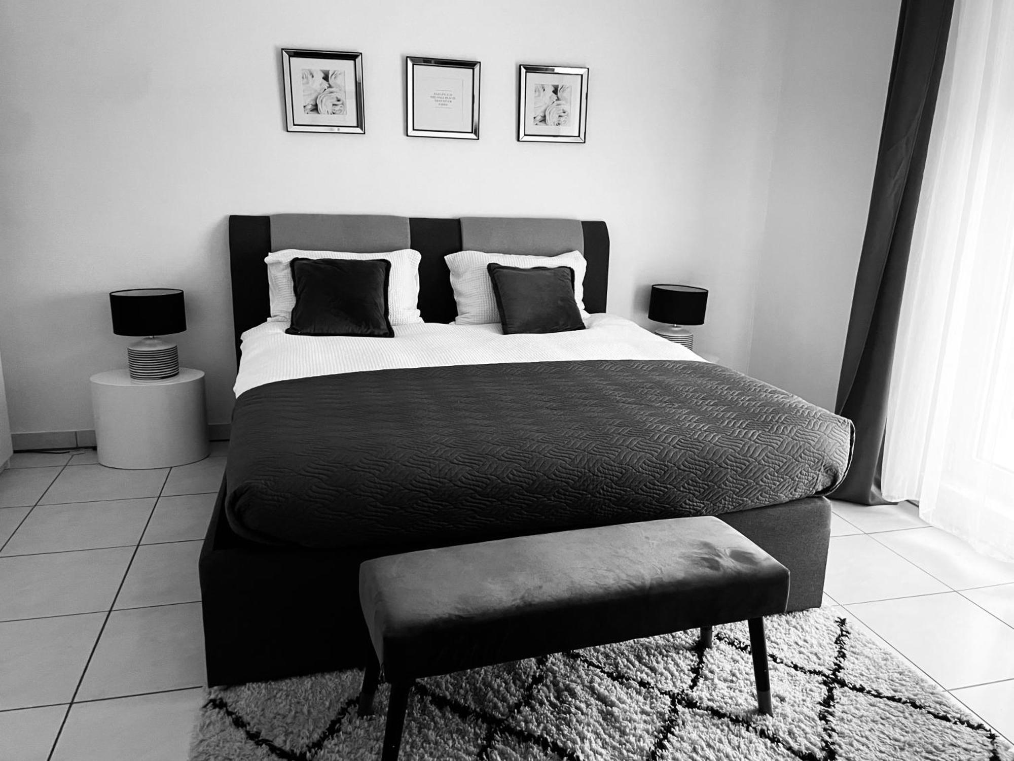 Luxury Penthouse With 3 Balconies -2 Bedrooms&petrus View Luxemburg
